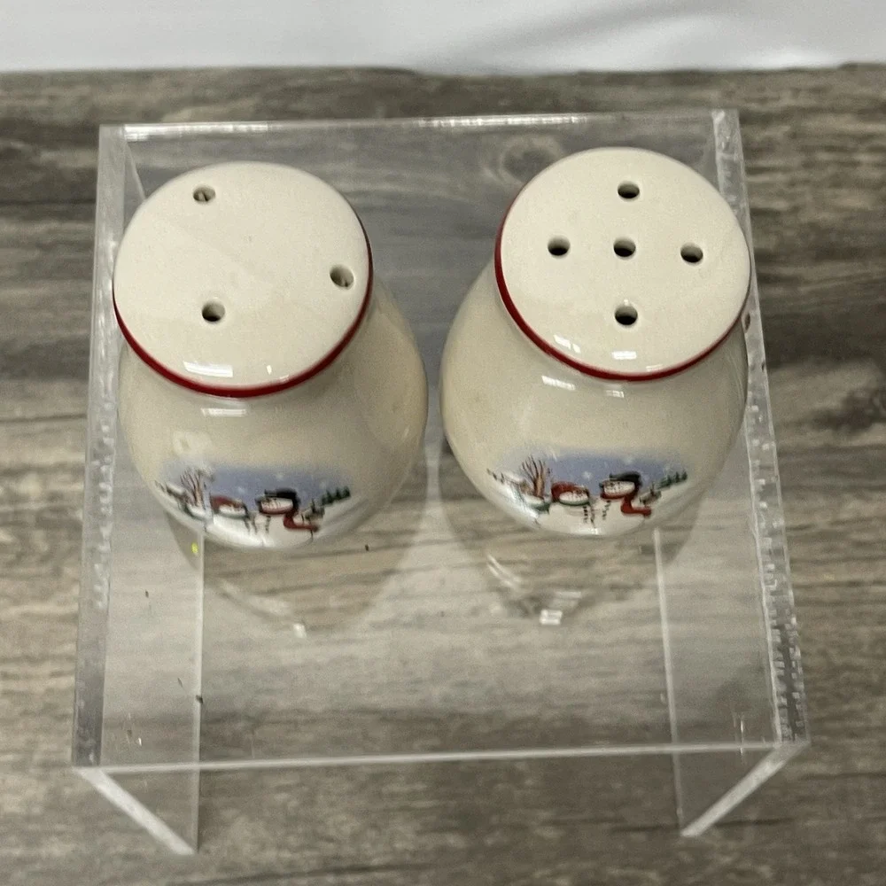 Snowman Salt and Pepper Shakers Set Ceramic Winter‎ Holiday Christmas Cream Red